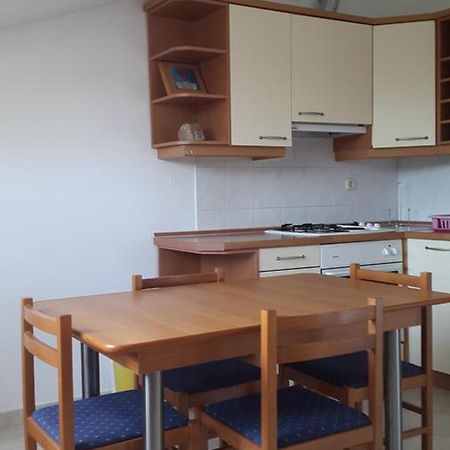 Apartments Ukic ตรีบูนย์ ภายนอก รูปภาพ
