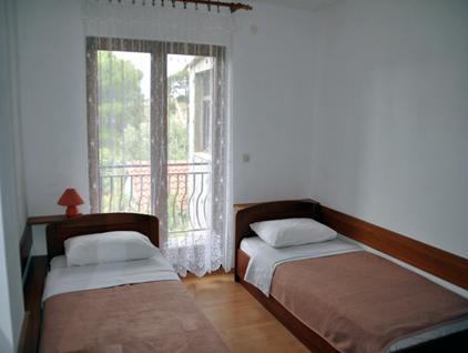 Apartments Ukic ตรีบูนย์ ภายนอก รูปภาพ