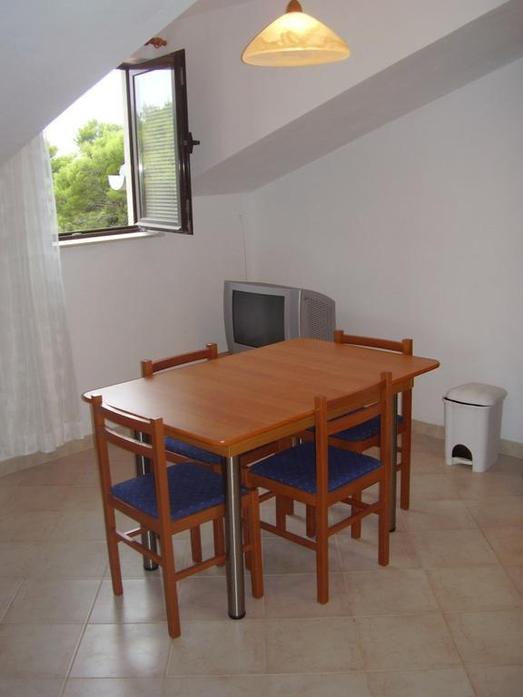 Apartments Ukic ตรีบูนย์ ภายนอก รูปภาพ